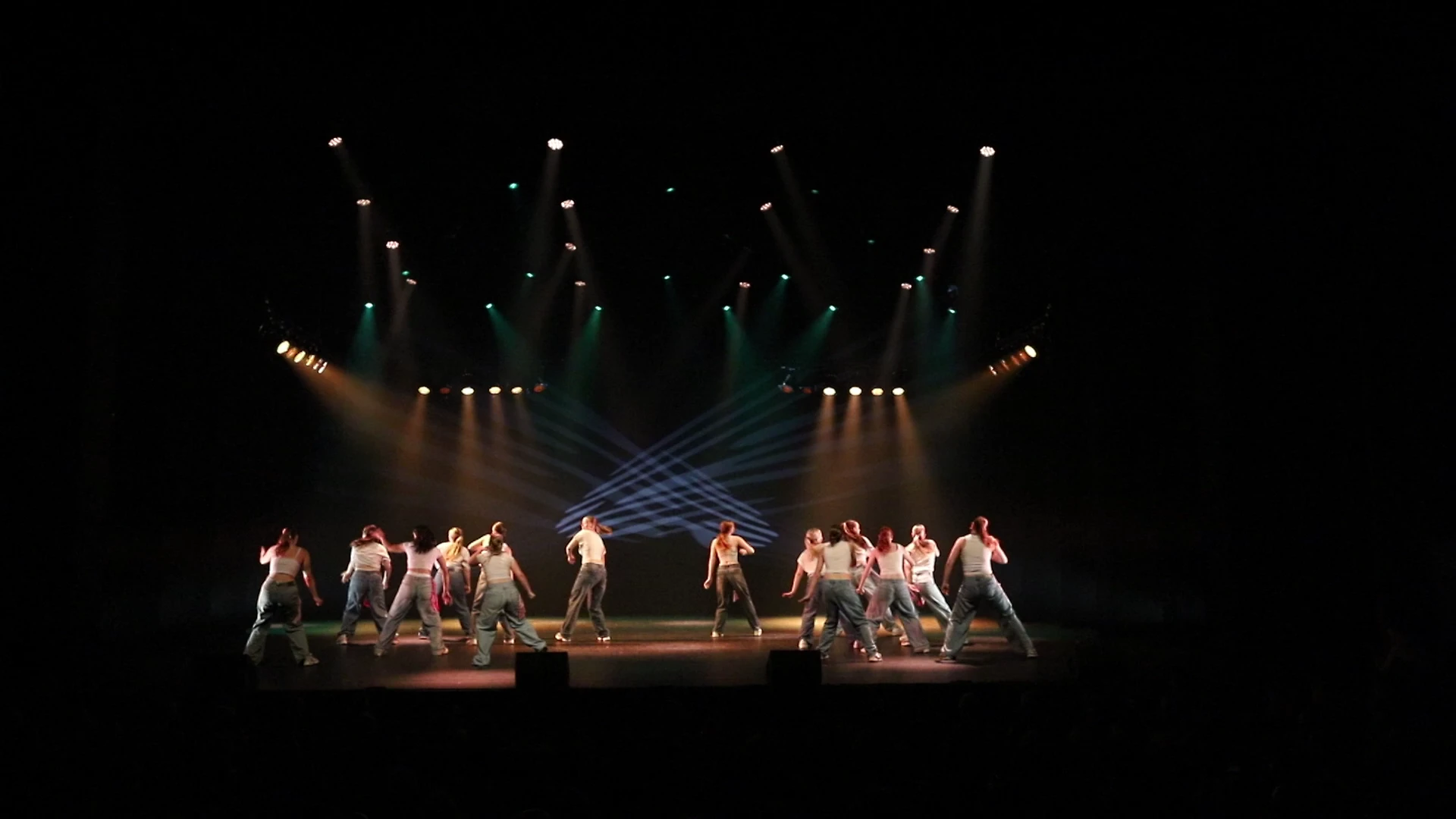 Beeld uit het optreden Dancehall 16+ tijdens The Magic of Dance