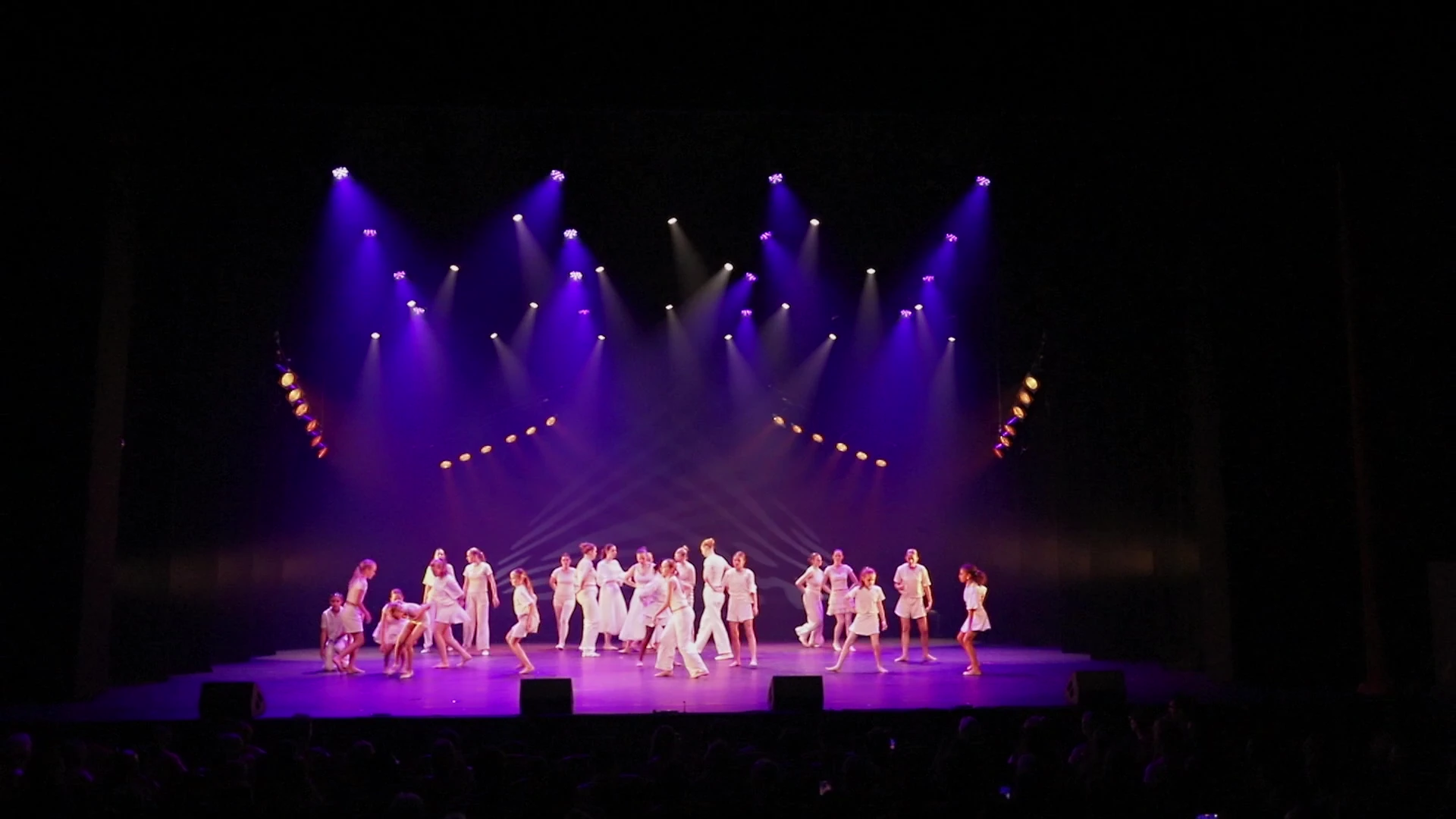 Beeld uit het optreden Gezamenlijke Dans Papa tijdens The Magic of Dance