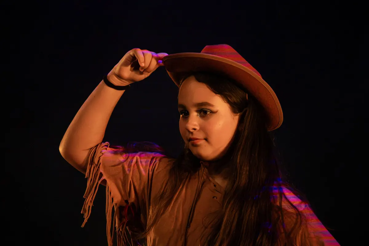 Leerlingen van Dansstudio Maaike dansen Tapdance beginner tijdens de eindvoorstelling The Magic of Dance in het Zaantheater